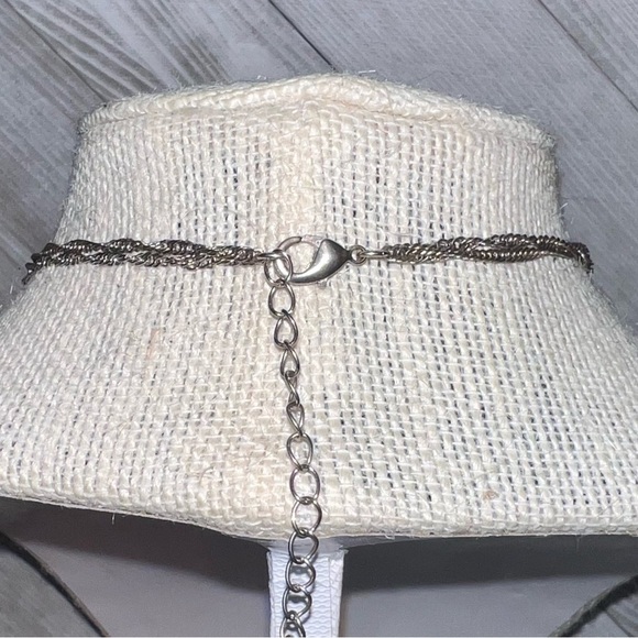 Silver tassel necklace - Picture 3 of 3